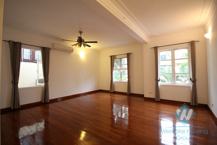 Big and nice yard house with swimming pool for rent in Tay Ho area 